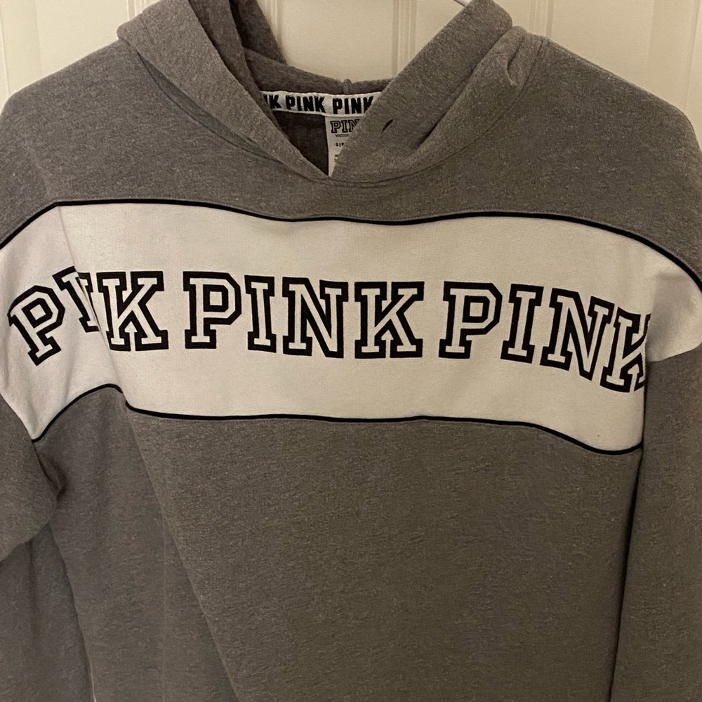 grey hoodie-pink